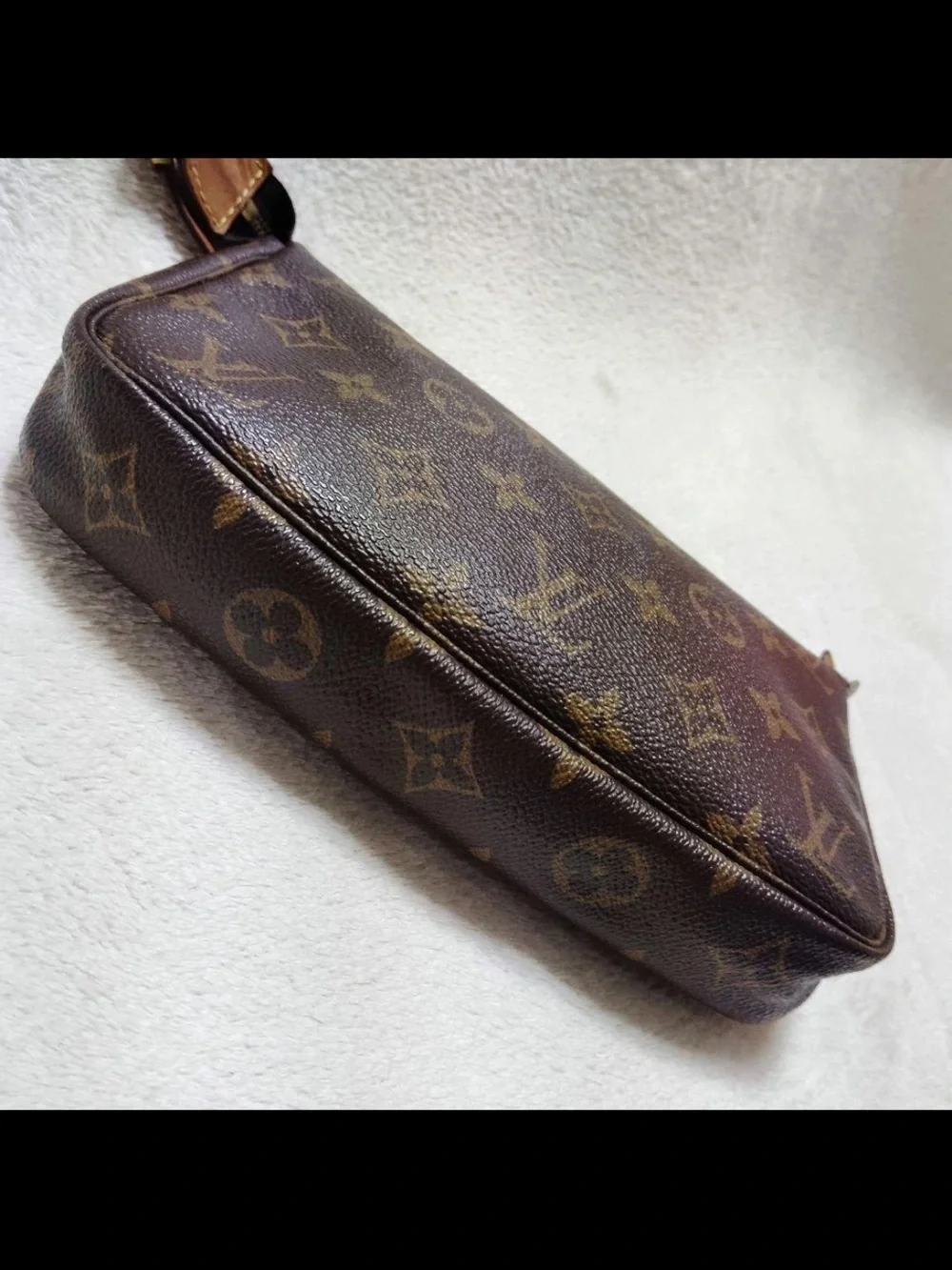 Louis Vuitton Monogram Canvas Shoulder Pochette in Brown and Tan